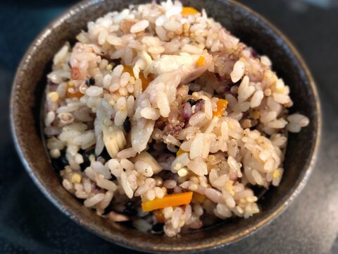 きのこと雑穀米の炊き込みご飯